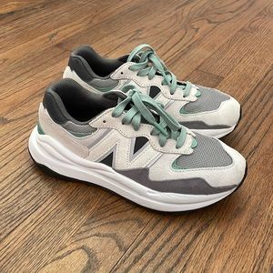 Figs New Balance tennis shoes